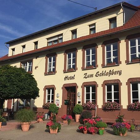 Hotel Restaurant Zum Schlossberg Wadern Eksteriør billede